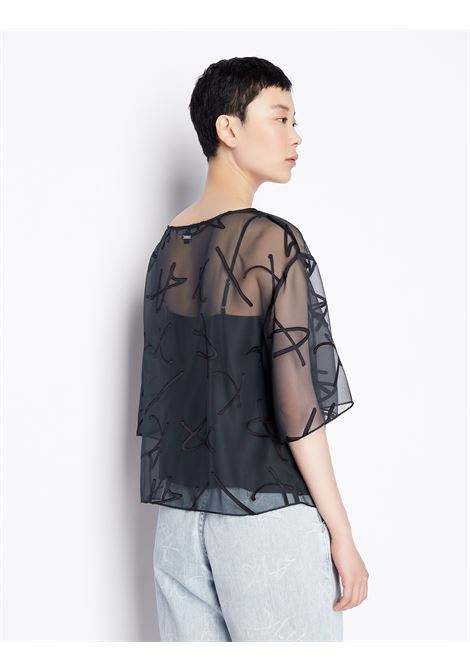 Blusa blu in organza con scritta logo all over e canotta a tinta unita con spalline sottili ARMANI EXCHANGE | Camicie | 3RYH26 YN2KZ15CO